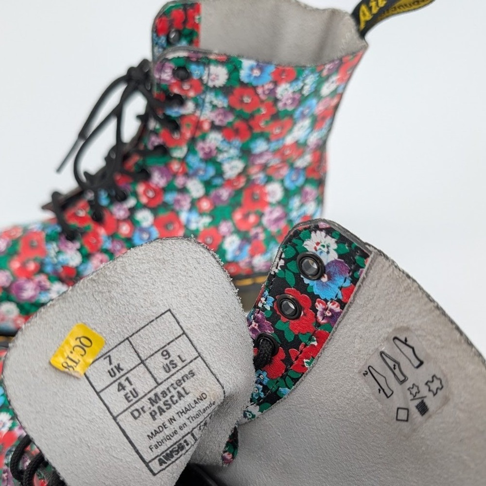 NWOT Dr. Martens Pascal Floral Print Leather Lace Up Boots Size 9 US L - Picture 8 of 12